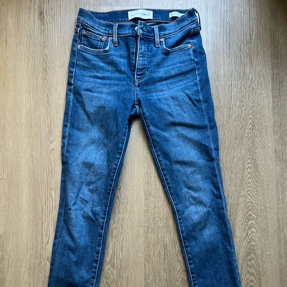 Denim Forum “Nico Mid Rose Skinny Crop”